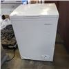 Image 1 : INSIGNIA 3.5 CU. FT. GARAGE READY CHEST FREEZER (NS-CZ35WH3)
