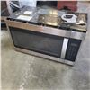 Image 1 : AS NEW WHIRLPOOL 30-INCH 1.7 CU. FT. OVER THE RANGE MICROWAVE WITH 900-WATTS COOKING POWER IN FINGER