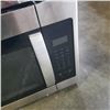 Image 2 : AS NEW WHIRLPOOL 30-INCH 1.7 CU. FT. OVER THE RANGE MICROWAVE WITH 900-WATTS COOKING POWER IN FINGER