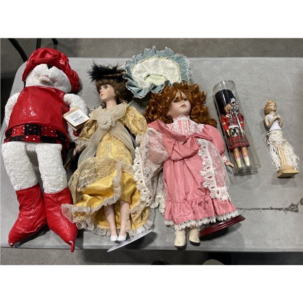 ASSORTED COLLECTION OF VINTAGE AND ANTIQUE DOLLS, SOME PORCELAIN AND WITH ACCESSORIES