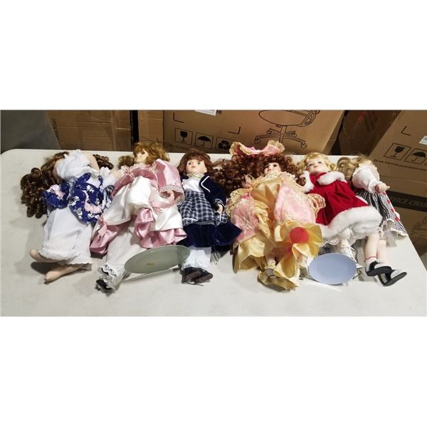 ASSORTED COLLECTION OF VINTAGE AND ANTIQUE DOLLS, SOME PORCELAIN AND WITH ACCESSORIES