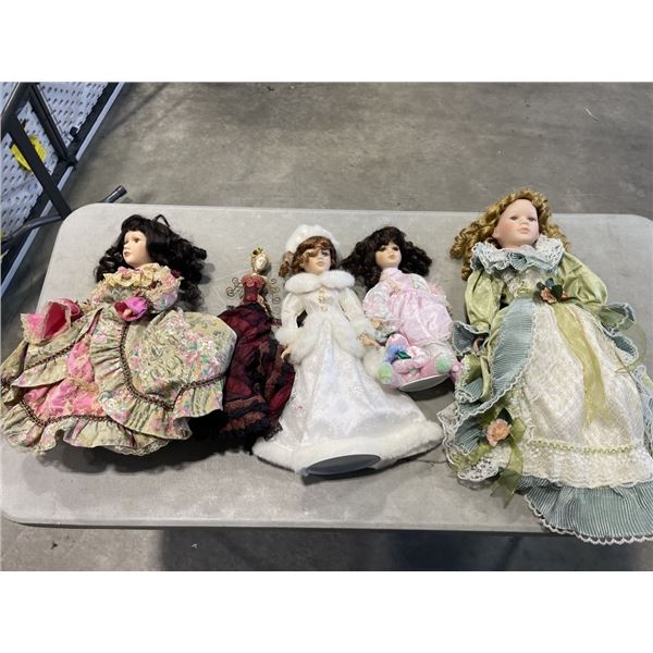 ASSORTED COLLECTION OF VINTAGE AND ANTIQUE DOLLS, SOME PORCELAIN AND WITH ACCESSORIES