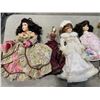 Image 2 : ASSORTED COLLECTION OF VINTAGE AND ANTIQUE DOLLS, SOME PORCELAIN AND WITH ACCESSORIES