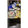 Image 1 : LOT OF VINTAGE SPORTS MEMORBILIA