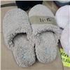 Image 3 : 4 PAIRS OF SLIPPERS SIZE 7-10
