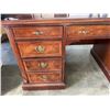 Image 2 : DOUBLE PEDESTAL EXECUTIVE DESK WITH BURLED TOP AND BRASS HARDWARE