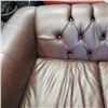 Image 2 : LEATHER TUFTED LOVESEAT