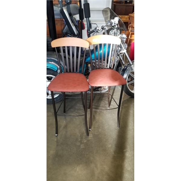 2 MATCHING BAR HEIGHT STOOLS