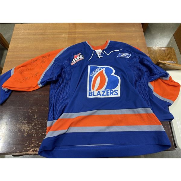 KAMLOOPS BLAZERS WHL AUTOGRAPHED JERSY SIZE XL