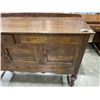 Image 3 : ANTIQUE OAK SIDEBOARD