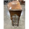 Image 3 : ANTIQUE PARLOUR CHAIR AND HALL TABLE