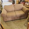 Image 1 : PILLOW BACK ROLLED ARM STUDDED LOVESEAT