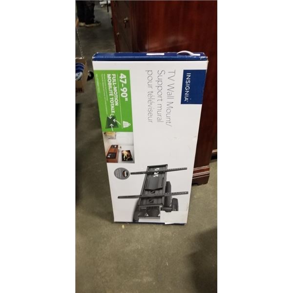 INSIGNIA 47"-90" FULL MOTION TV WALL MOUNT, RETAIL $199