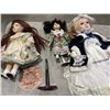 Image 2 : ASSORTED COLLECTION OF VINTAGE AND ANTIQUE DOLLS, SOME PORCELAIN AND WITH ACCESSORIES