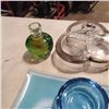 Image 2 : ASSORTED DECO, ART GLASS AND LIDDED DISH