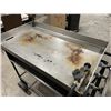 Image 2 : 40"W X 23"D STAINLESS STEEL COMMERCIAL 3 BURNER MOBILE GAS GRIDDLE WITH GAS REGULATOR