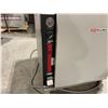 Image 2 : METRO C190 FLAVOR HOLD 120V SINGLE PHASE COMMERCIAL MOBILE ELECTRIC FOOD HOLDING CABINET HALF SIZED