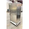 Image 2 : CARTER-HOFFMANN PH1830 STAINLESS STEEL 63"H SINGLE PHASE 1651W COMMERCIAL MOBILE ELECTRIC HEATED