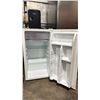 Image 2 : 18"W X 19"D X 33"H GALANZ GLR33MWEE02 WHITE BAR REFRIGERATOR & A BLACK CHEFMAN RJ48-BLACK PORTABLE