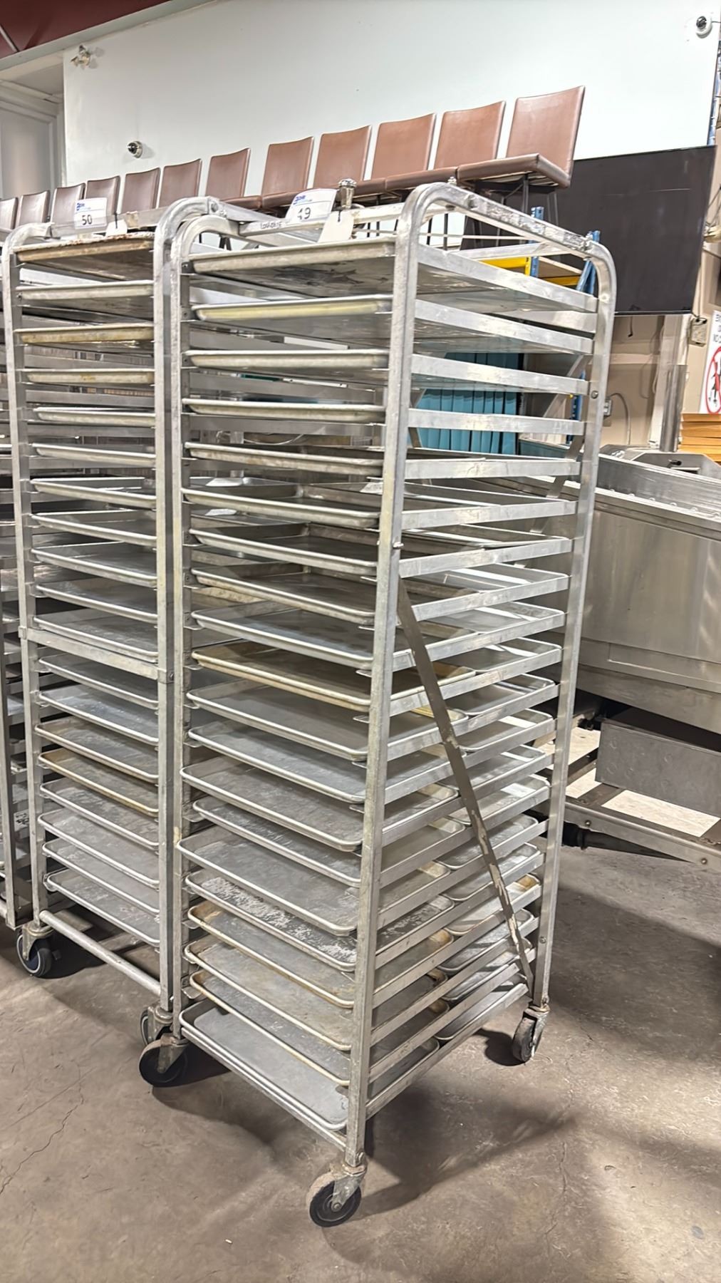 20 TRAY ALUMINUM MOBILE COMMERCIAL BAKERS RACK WITH 40 SMALL BAKING ...