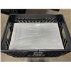 Image 2 : 4 PLASTIC CRATES OF 17"W WHITE RECTANGLE COMMERCIAL RESTAURANT SERVING PLATES