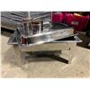 Image 2 : STAINLESS 22" X 14" COMMERCIAL RESTAURANT CHAFING DISH IN CRATE *CRATE INCLUDED*
