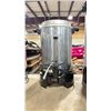 Image 3 : 2 WESTBEND STAINLESS STEEL ELECTRIC COMMERCIAL COFFEE CARAFES