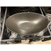 Image 2 : 3 CRATES OF MATTE BLACK OVAL SERVING BOWLS 12" X 8" *CRATES INCLUDED*
