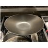 Image 2 : 3 CRATES OF MATTE BLACK OVAL SERVING BOWLS 12" X 8" *CRATES INCLUDED*
