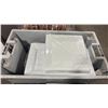 Image 2 : 2 BINS OF LARGE WHITE GLASS 14" X 14" SERVING PLATES & 21" X 13" PLASTIC SERVING PLATTERS