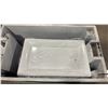 Image 3 : 2 BINS OF LARGE WHITE GLASS 14" X 14" SERVING PLATES & 21" X 13" PLASTIC SERVING PLATTERS