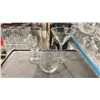 Image 2 : SHELF OF COMMERCIAL RESTAURANT TRAYS OF STEMMED WATER GLASSES, STEMLESS WINE GLASSES, MARTINI