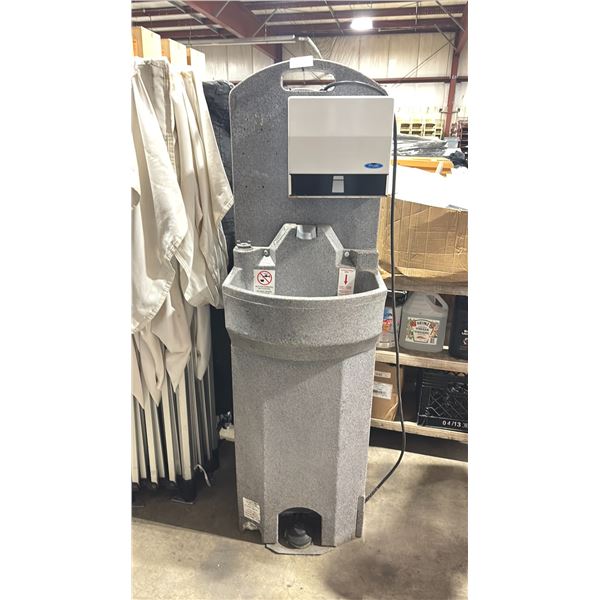 PAIR OF POLYJOHN HEATED PORTABLE MOBILE HAND WASHING STATIONS