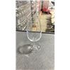 Image 2 : PALLET OF COMMERCIAL RESTAURANT TRAYS OF STEMMED WHITE WINE GLASSES