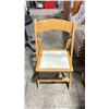 Image 2 : PALLET OF 66 NATURAL WOOD FOLDING EVENT CHAIRS