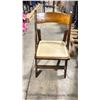 Image 4 : PALLET OF 40 ASSORTED BLACK / BROWN / WHITE WOODEN FOLDING EVENT CHAIRS
