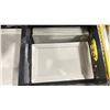 Image 2 : 3 CRATES OF WHITE 12" COMMERCIAL RESTAURANT RECTANGULAR PLATES *CRATES INCLUDED*
