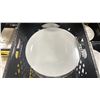 Image 2 : 4 CRATES OF WHITE 11" COMMERCIAL RESTAURANT DINNER PLATES *CRATES INCLUDED*