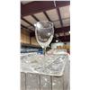 Image 2 : PALLET OF COMMERCIAL RESTAURANT TRAYS OF STEMMED WHITE WINE GLASSES