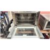 Image 2 : CADCO ROBERTA XAF003 1/4 SIZE STAINLESS STEEL COUNTERTOP CONVECTION OVEN