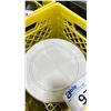Image 2 : 3 PLASTIC CRATES OF 10 1/2" WHITE COMMERCIAL RESTAURANT GOLD RIMED DINNER PLATES *PLASTIC CRATES