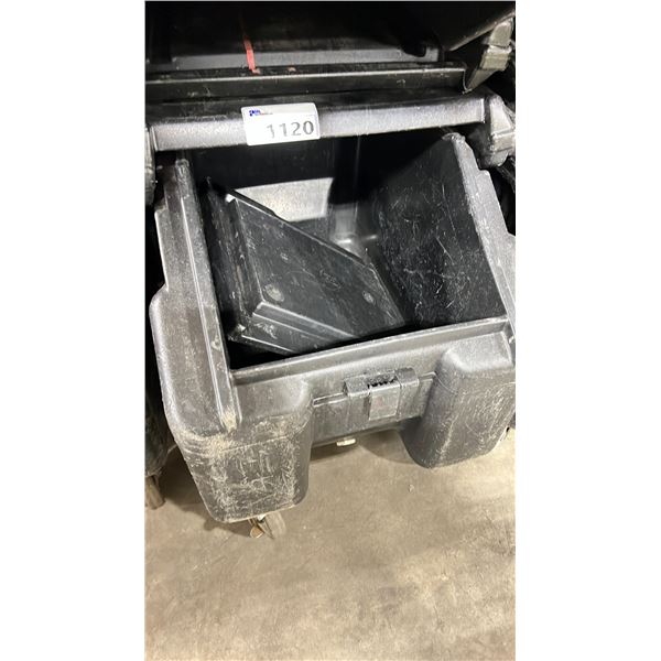 CAMBRO BLACK INSULATED MOBILE TILTED FRONT ICE TRANSPORT CONTAINER WITH LID - 22"W X 28"D X 30"H