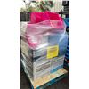Image 1 : PALLET OF ASSORTED SMALL FOLD TOP TRANSPORT TOTES, STORAGE TOTES & DISH TRAYS