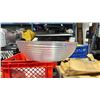 Image 3 : COMMERCIAL RESTAURANT 19" CLEAR PLASTIC BOWLS