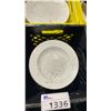 Image 2 : 9 CRATES OF WHITE 11" DINNER PLATES & WHITE 10" SOUP PLATES *CRATES INCLUDED*