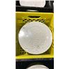 Image 3 : 9 CRATES OF WHITE 11" DINNER PLATES & WHITE 10" SOUP PLATES *CRATES INCLUDED*