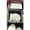 Image 3 : 6 CRATES OF WHITE COMMERCIAL RESTAURANT OVAL SERVING BOWLS & WHITE 9" SOUP PLATES