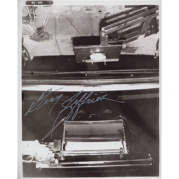 Dean Jeffries signed photo