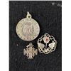 Image 2 : One Lot of Vintage + Modern Pendants