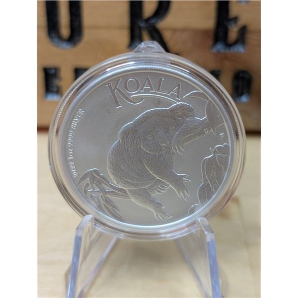 Lot 8-1) 1 oz Australian Koala silver round